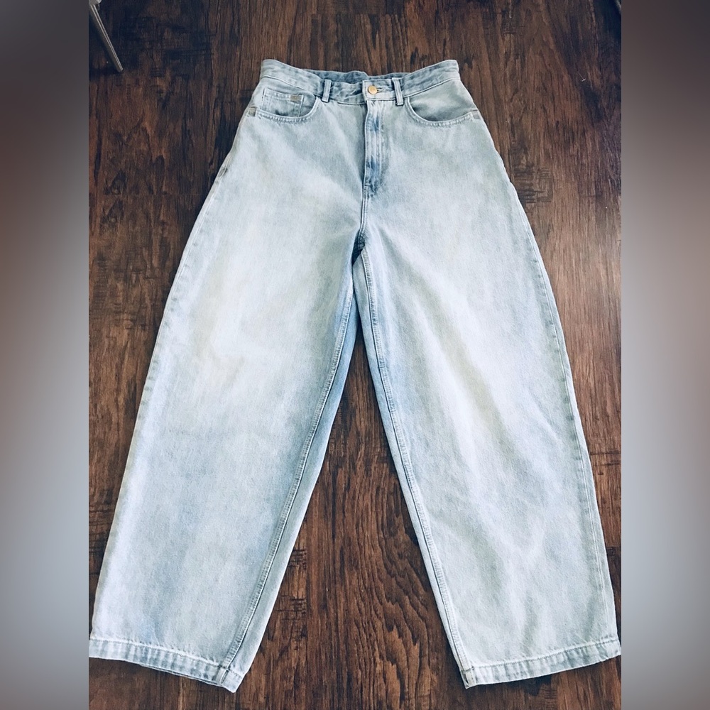 Bershka Light Wash Denim Wide Leg Jeans 4 - Picture 2 of 8